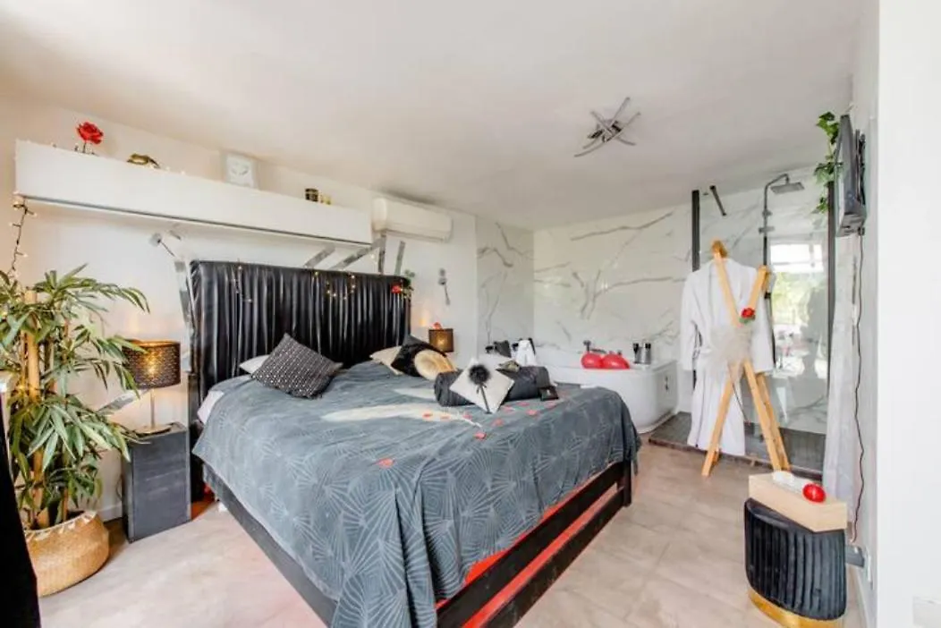 Coconbleu, Balneo Double Apartment Sollies-Toucas
